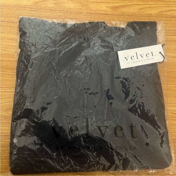 NWT Velvet by Graham & Spencer Tai Gauzy Whisper Dress in Malachite Size Small - Picture 5 of 6